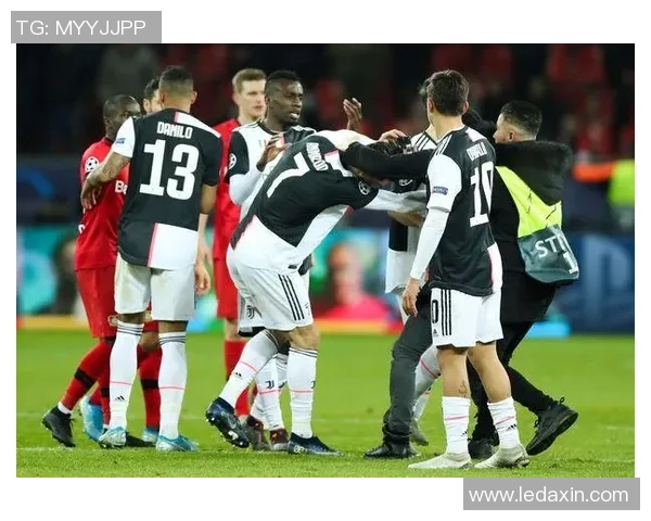 德甲激战尤文图斯与那不勒斯战平绝杀瞬间点燃全场激情