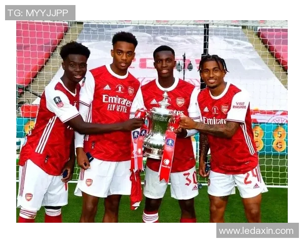 足总杯惊天逆转巴黎圣日耳曼大胜阿森纳引发争议判罚热议