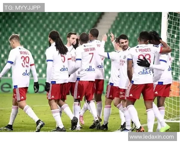 足总杯巴萨大胜尤文红牌事件引发全场热议十大精彩进球回顾